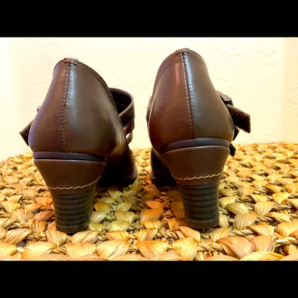 Sweet brand brown leather strappy heels - Picture 4 of 8